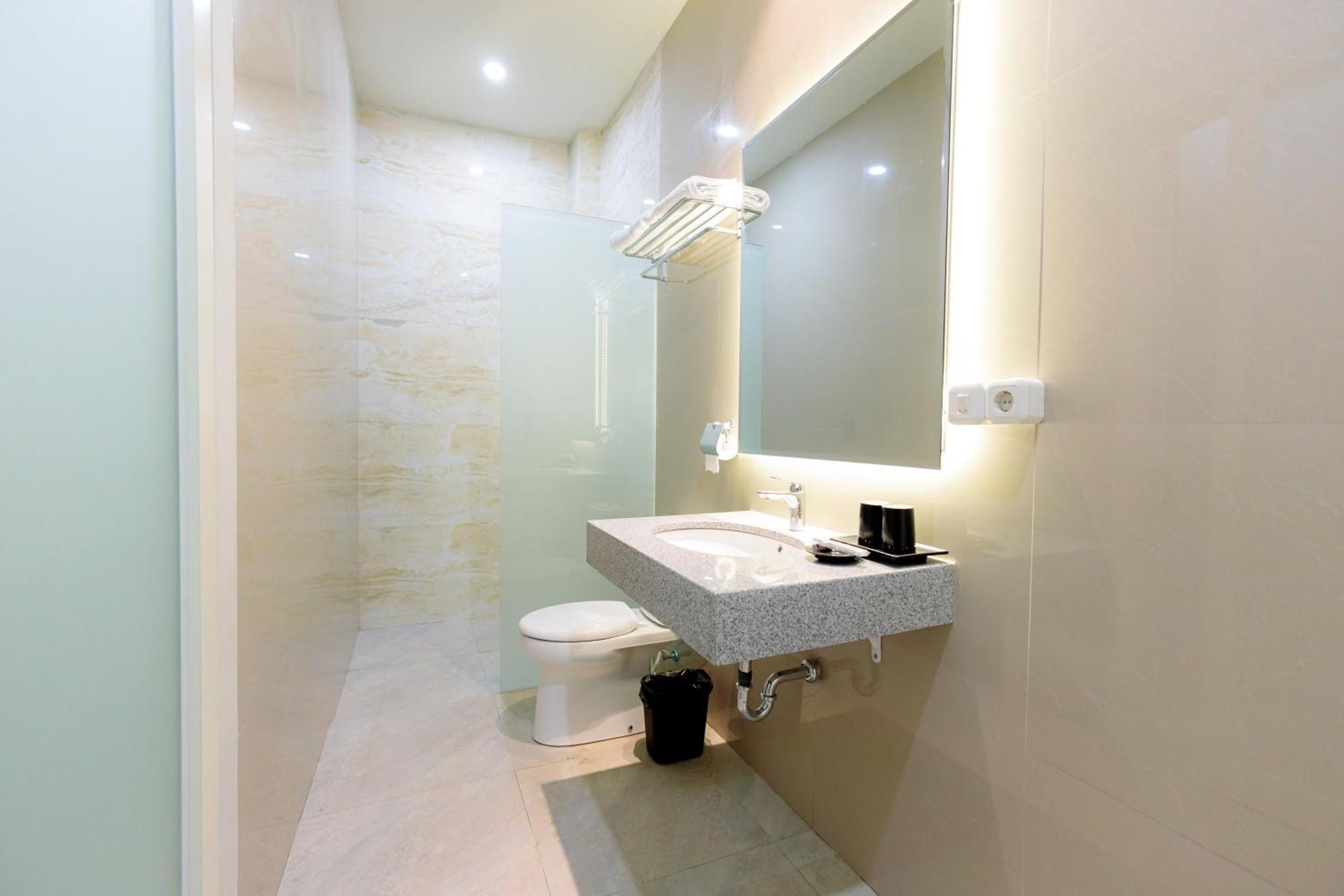 Sans Hotel 88 Andalan Surabaya By Reddoorz Exteriör bild