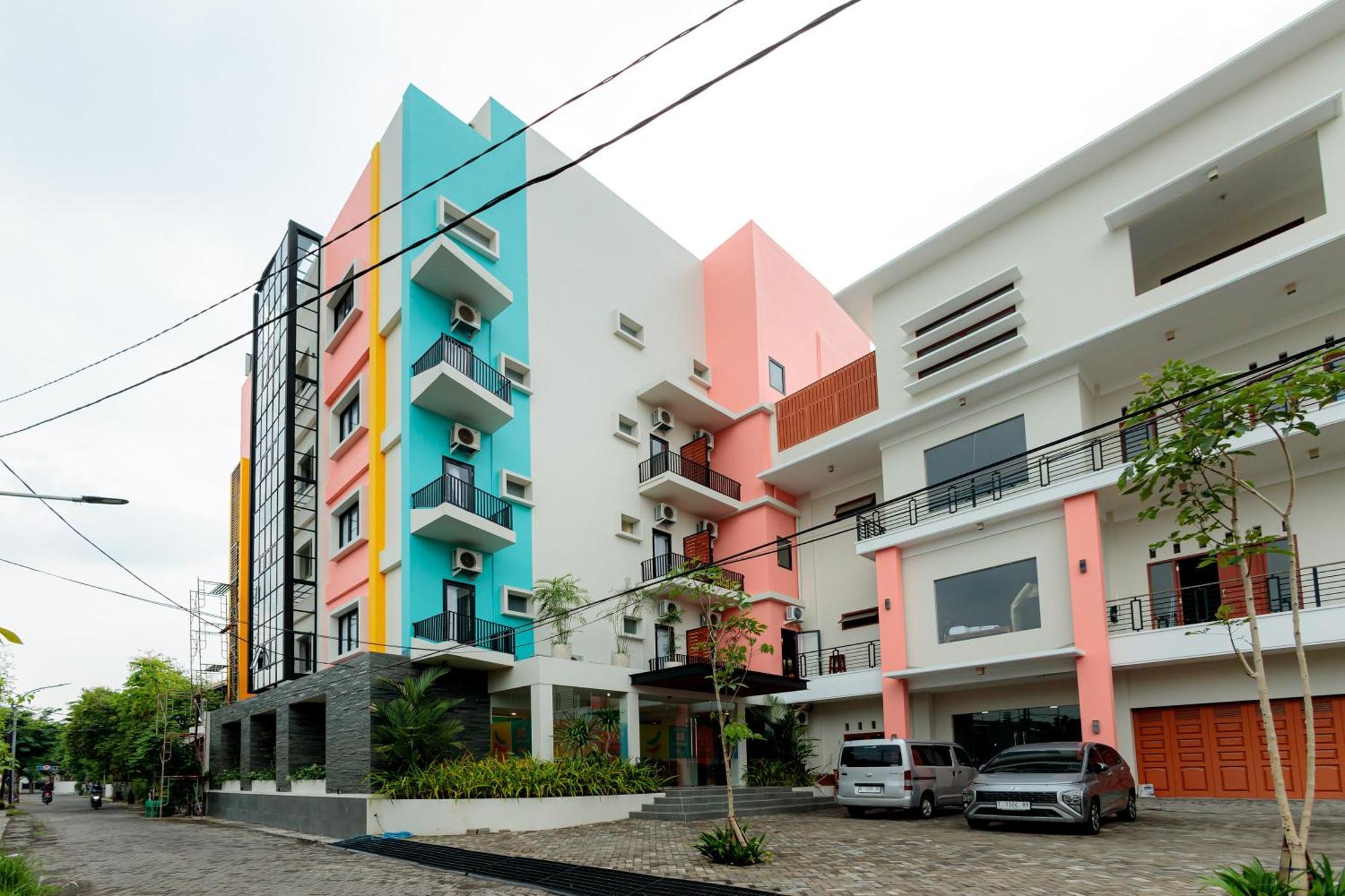 Sans Hotel 88 Andalan Surabaya By Reddoorz Exteriör bild