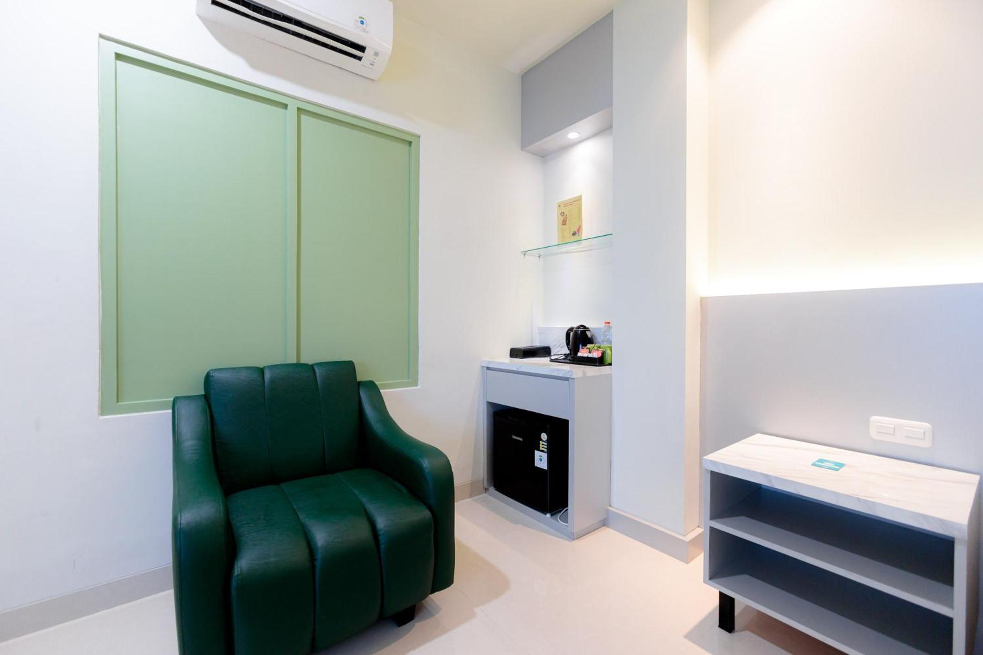 Sans Hotel 88 Andalan Surabaya By Reddoorz Exteriör bild