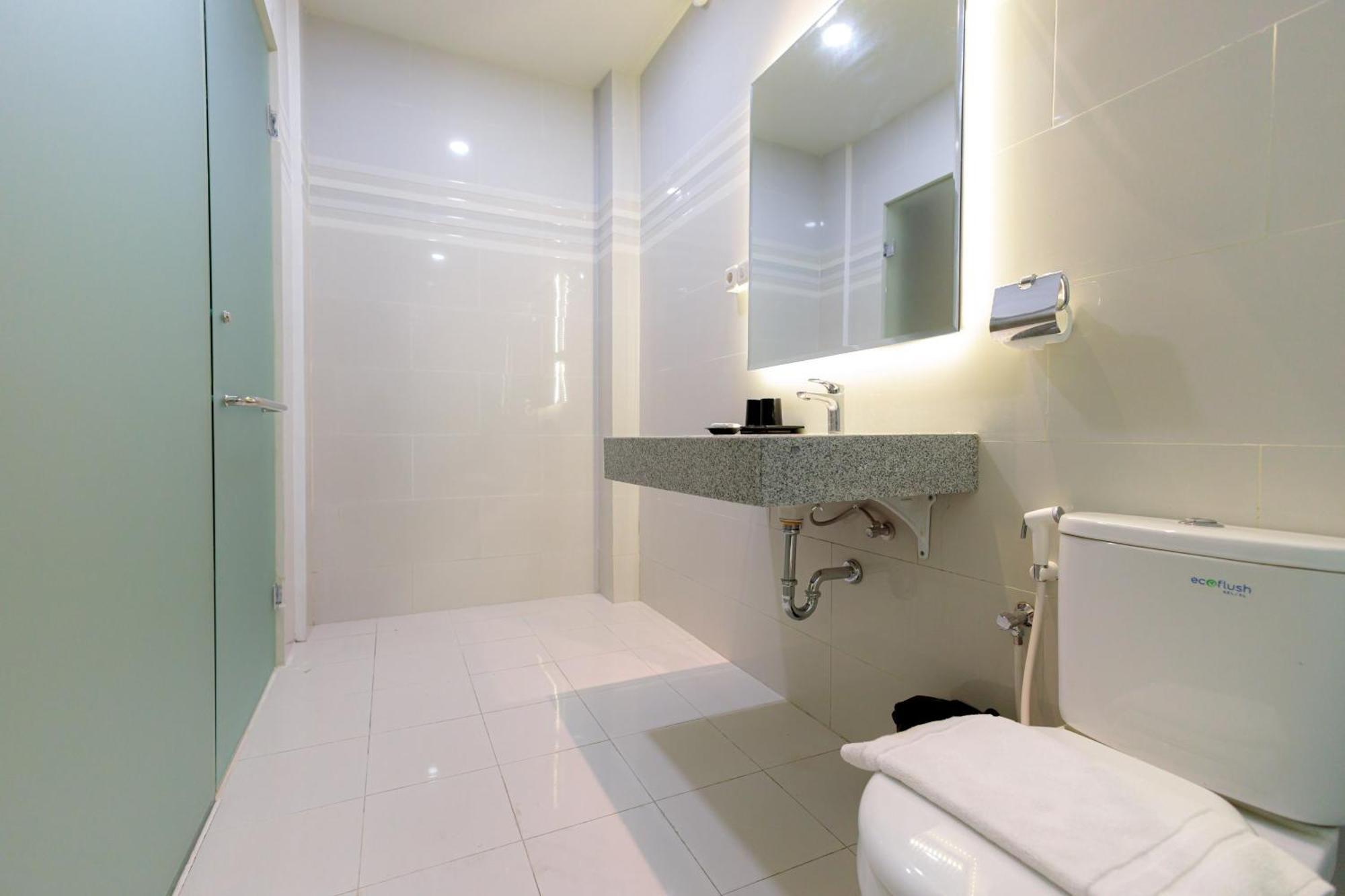 Sans Hotel 88 Andalan Surabaya By Reddoorz Exteriör bild